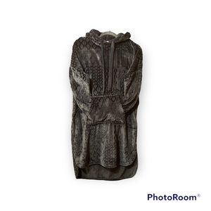 Denver Hayes Oversized Fluffy Sweater